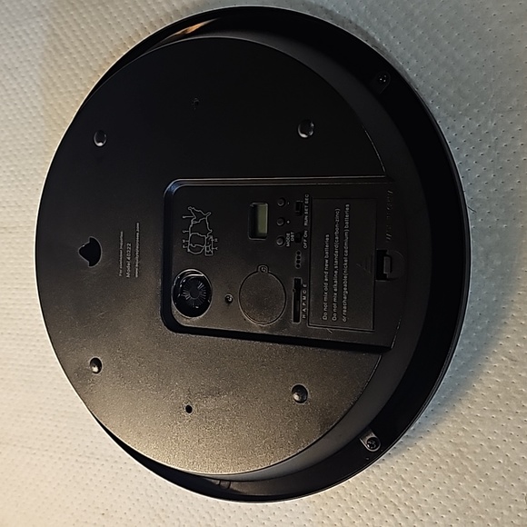 CLOCK 🕑 🕙 🕚 - Picture 6 of 8